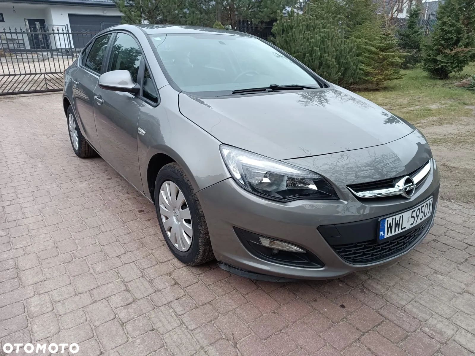 Opel Astra IV 1.4 T Cosmo - 1