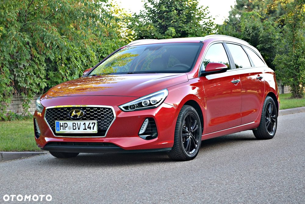 Hyundai i30 blue 1.6 CRDi Premium - 1