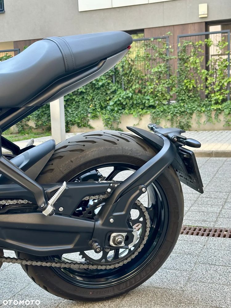 Triumph Trident - 7