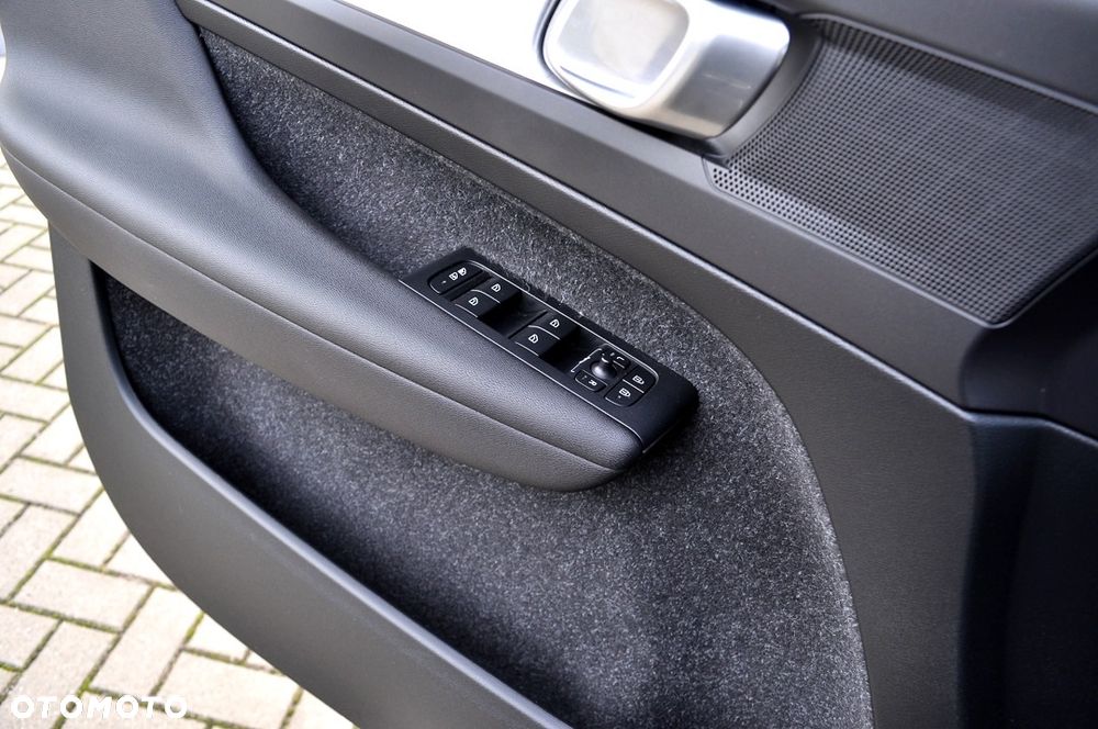 Volvo XC 40 D3 Momentum Pro - 31