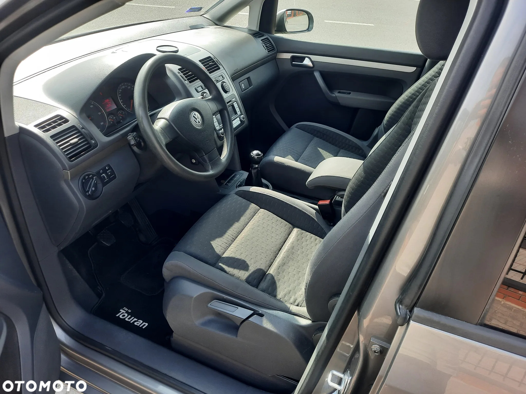 Volkswagen Touran 1.9 TDI Conceptline - 12
