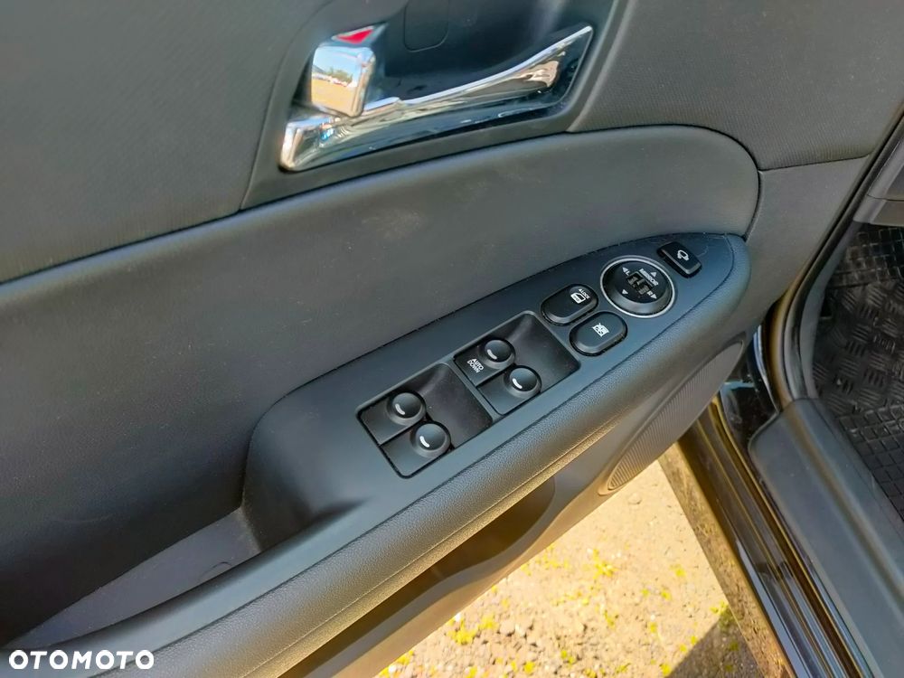 Hyundai i30 1.4 Base + World Cup - 17