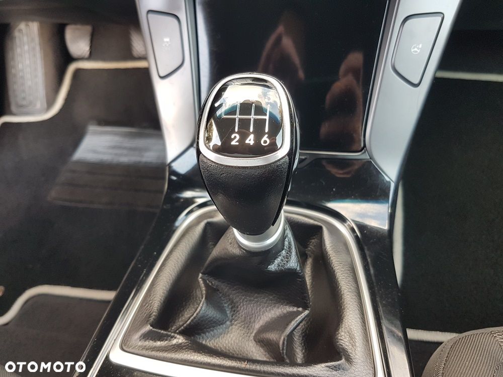 Hyundai i40 i40cw 1.7 CRDi Fifa World Cup Edition - 24