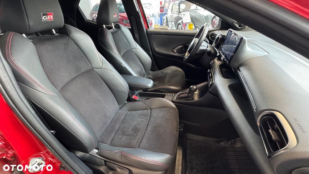 Toyota Yaris Hybrid 1.5 GR Sport - 31