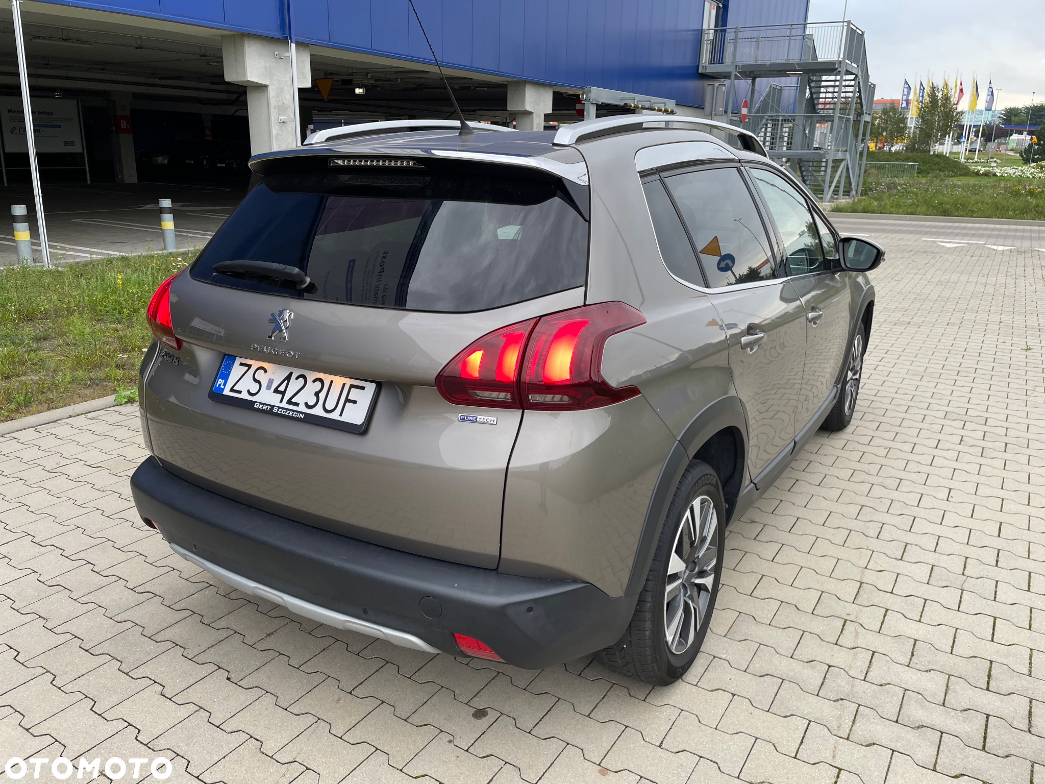 Peugeot 2008 1.2 Pure Tech Allure S&S - 8