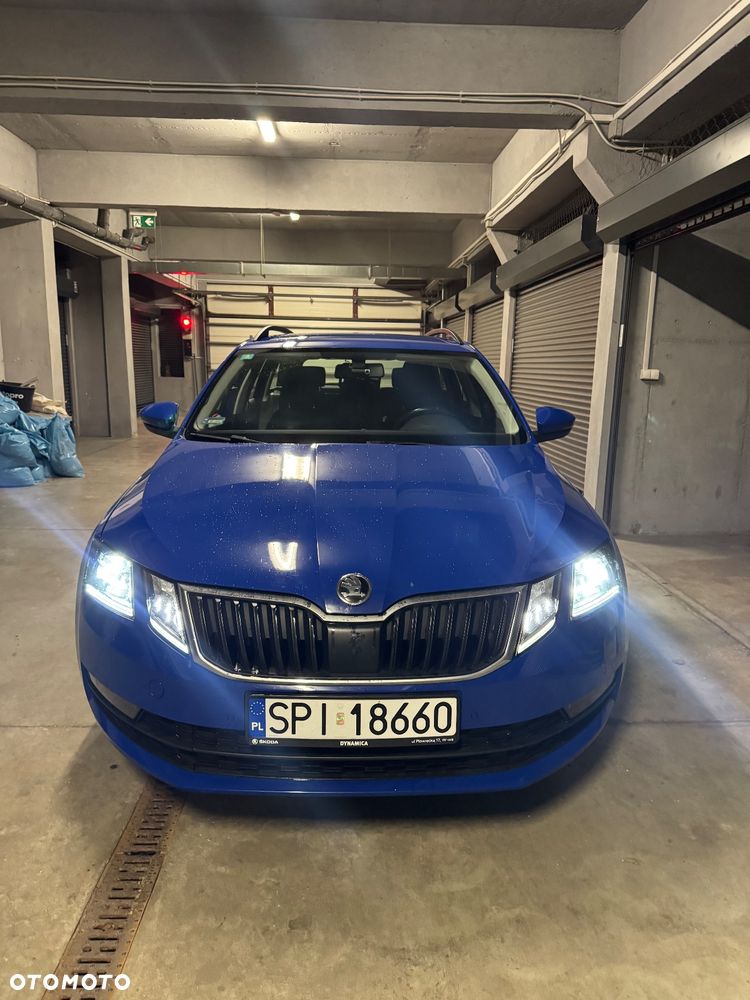 Skoda Octavia 1.6 TDI Ambition DSG - 2