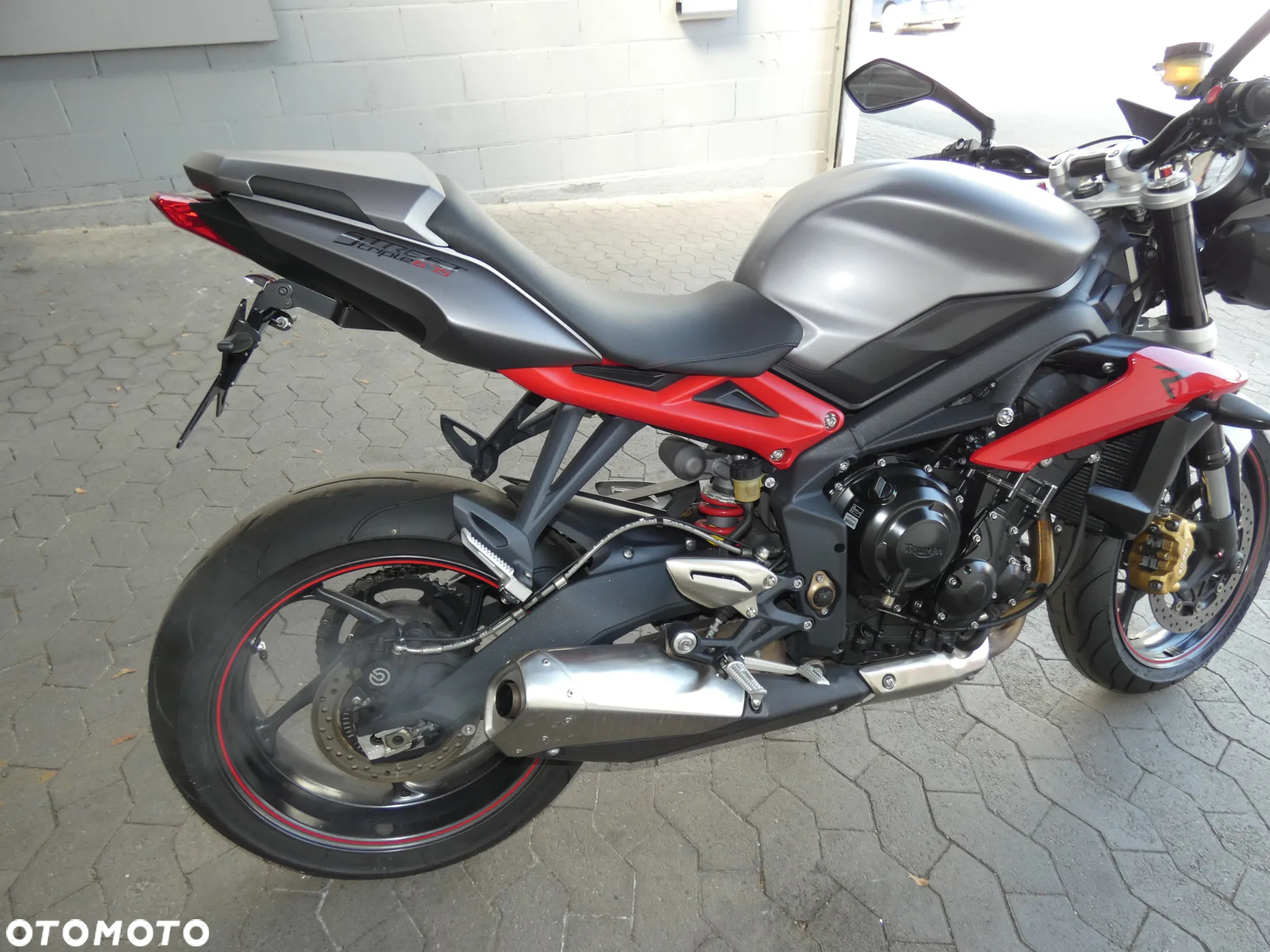 Triumph Street Triple - 7