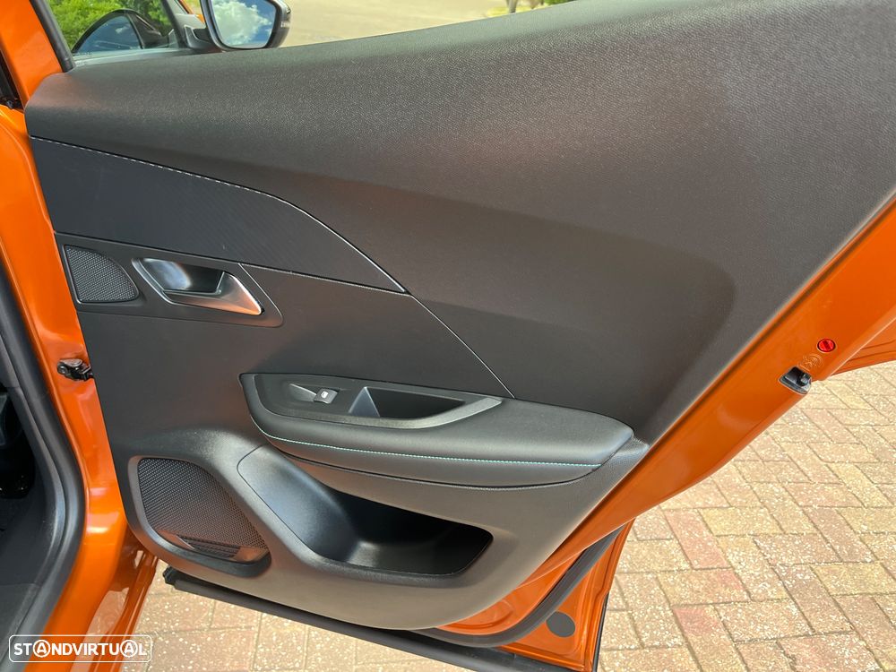 Peugeot 2008 PureTech 130 EAT8 Allure Pack - 26