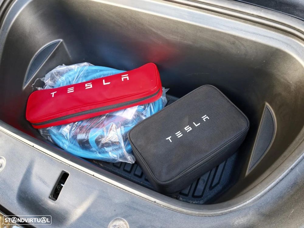 Tesla Model Y RWD - 12