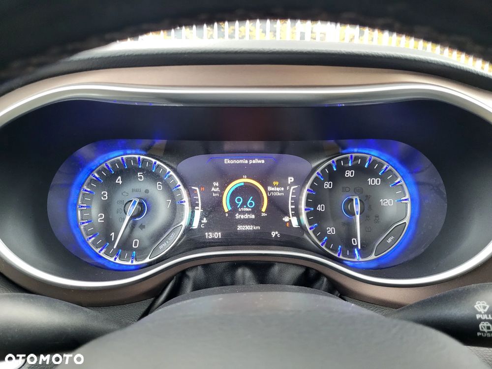 Chrysler Pacifica - 20