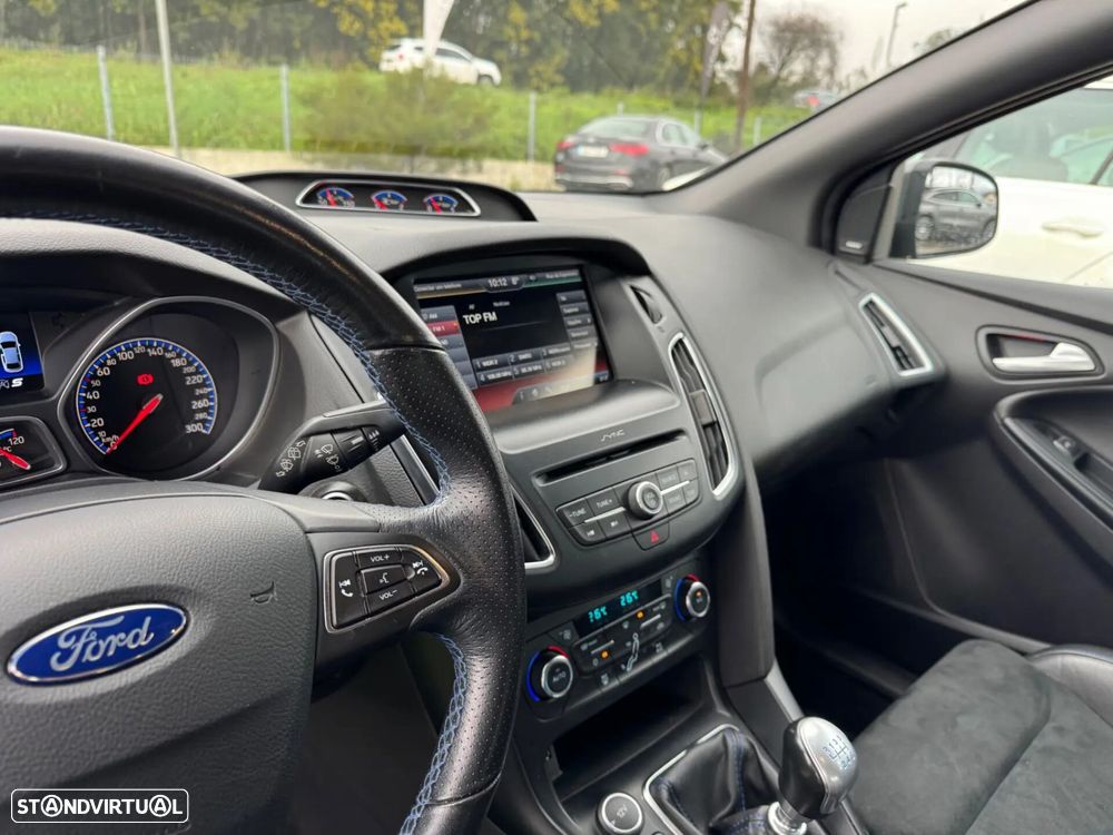 Ford Focus 2.3 EcoBoost RS Pack Performance - 30