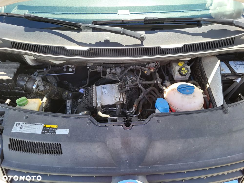Volkswagen Caravelle - 24