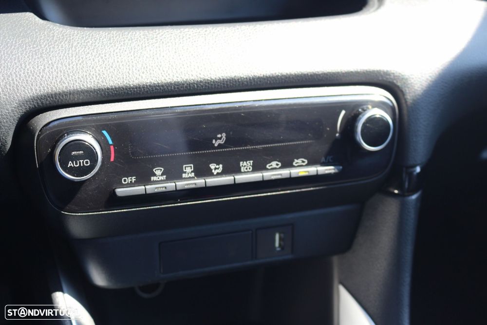 Toyota Yaris 1.5 HDF Comfort - 32