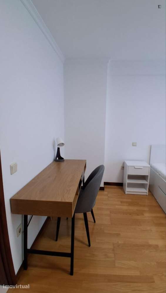 Quarto - localizado em Paranhos Porto - Grande imagem: 4/19