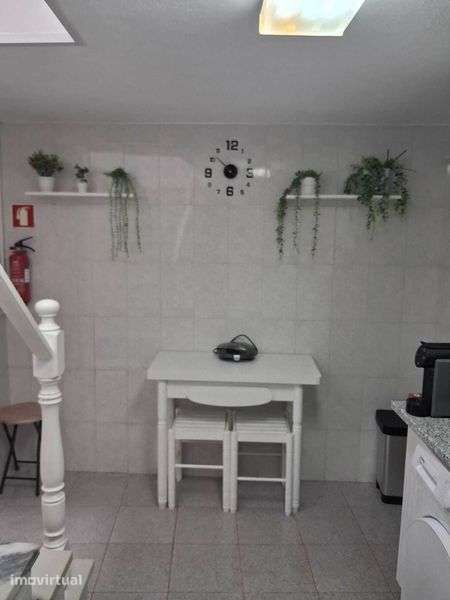Venda de uma moradia T2 Fronteira
