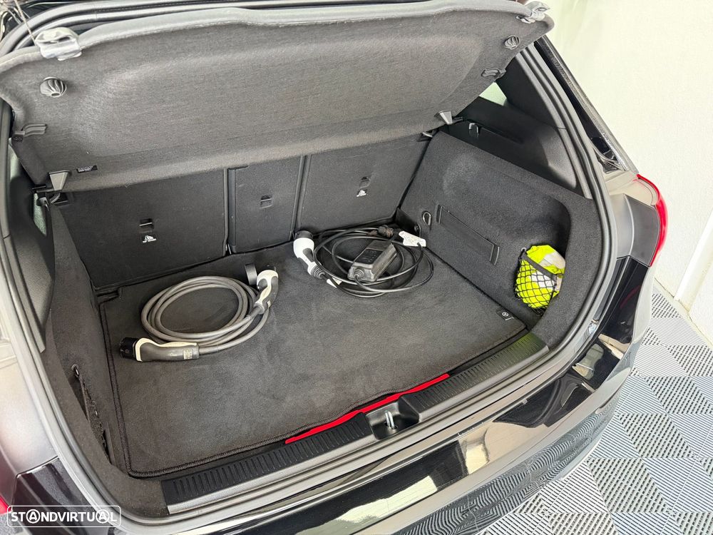 Mercedes-Benz B 250 e AMG Line - 26
