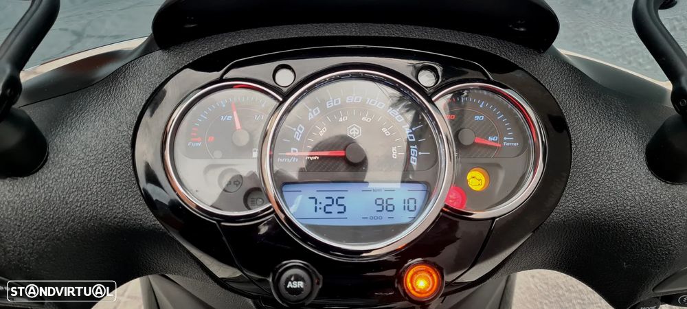 Piaggio Beverly 350 Sport Touring ABS/ASR E4 - 10