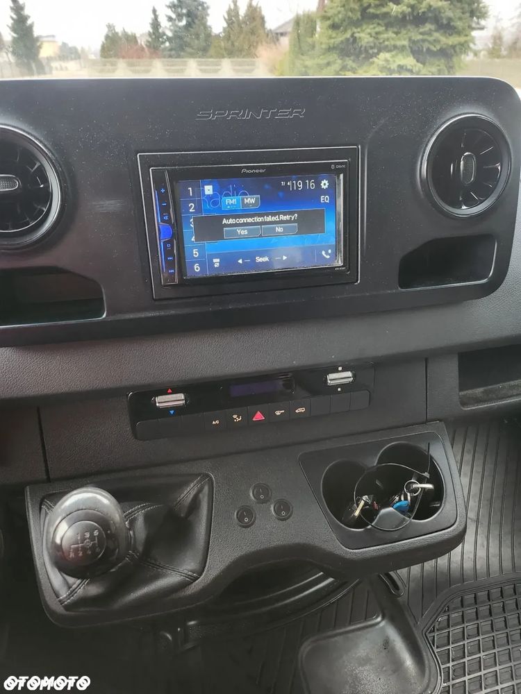 Mercedes-Benz Sprinter - 14