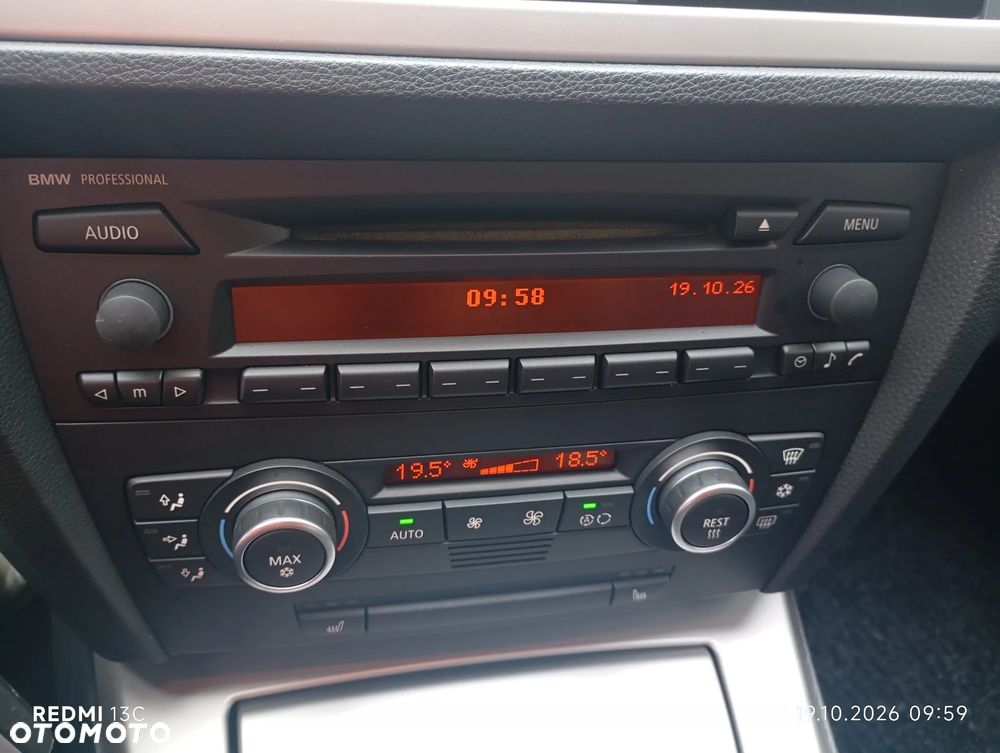 BMW Seria 3 318i - 15