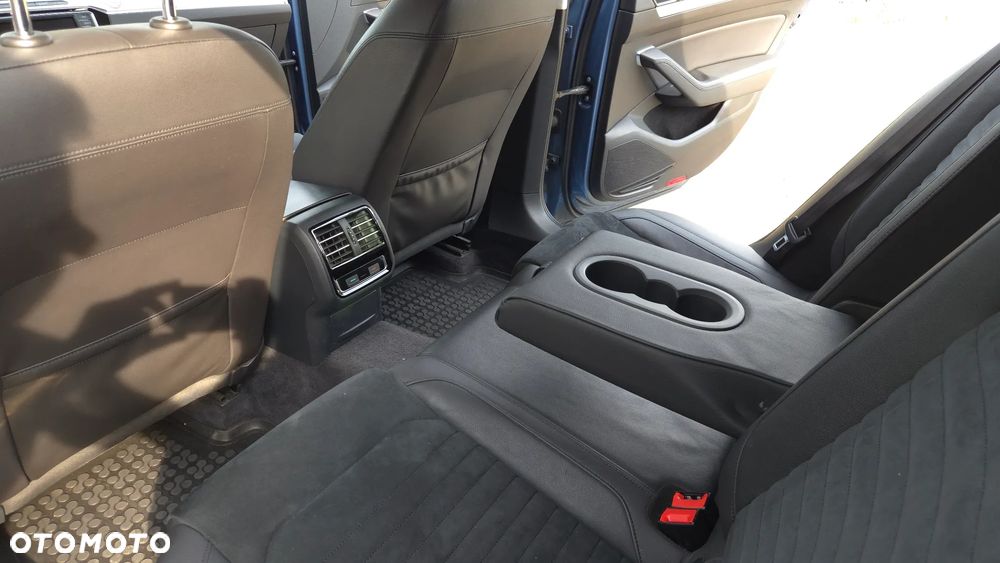 Volkswagen Passat - 28
