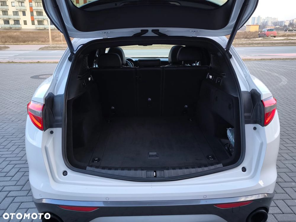 Alfa Romeo Stelvio 2.0 Turbo 16V AT8-Q4 Executive - 27