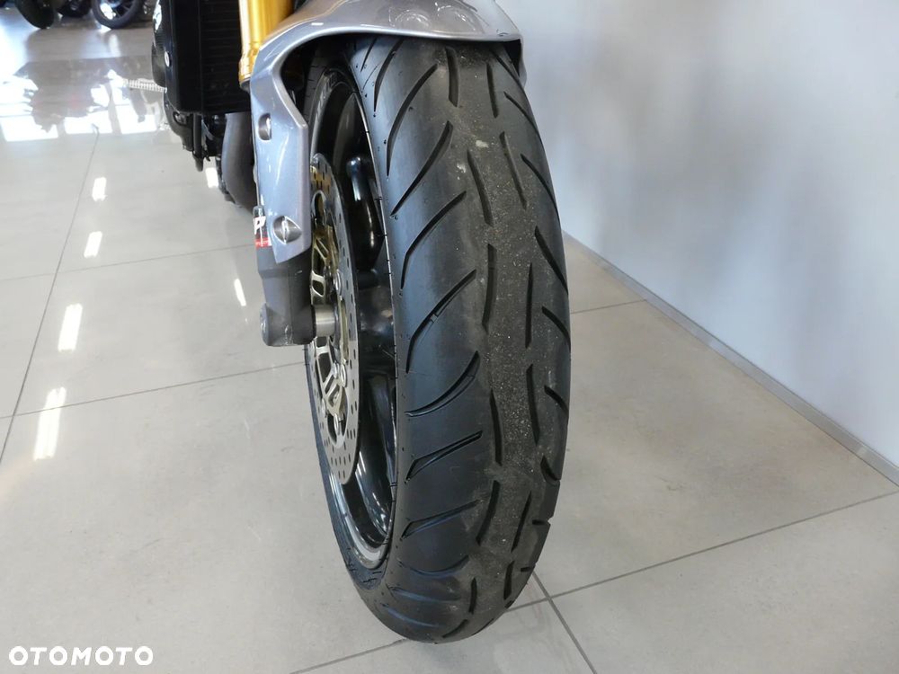 Triumph Street Triple - 6