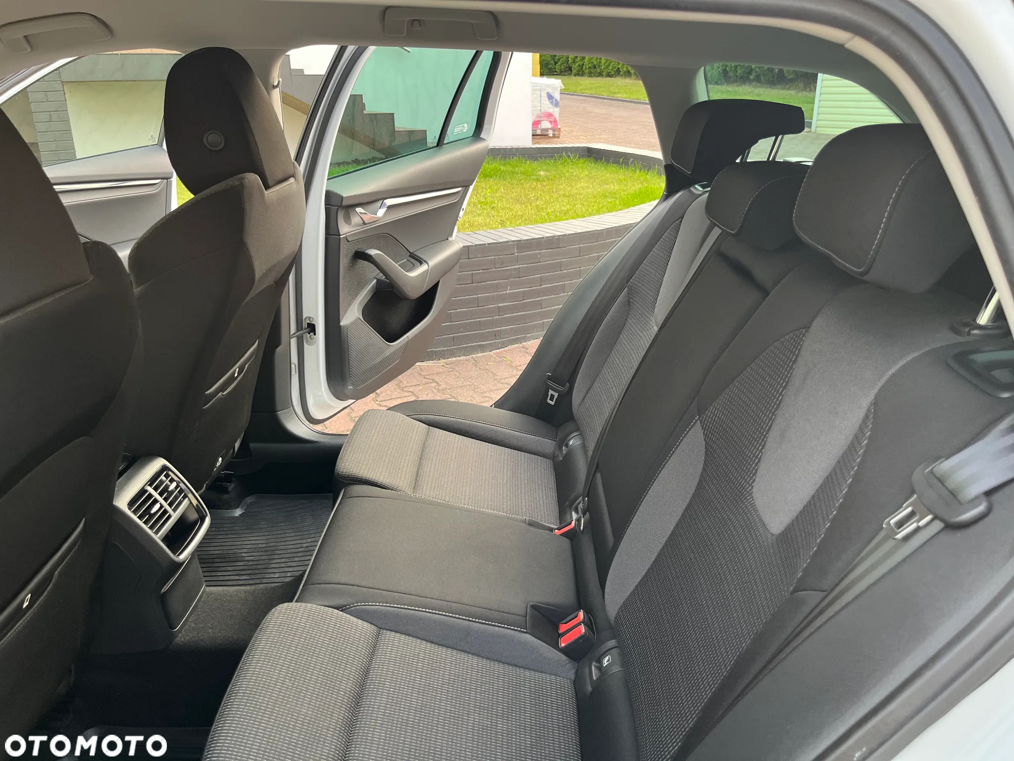 Skoda Octavia 2.0 TDI Ambition DSG - 22