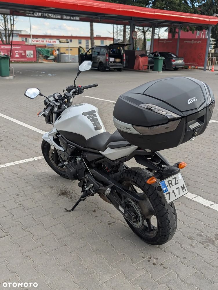 Yamaha XJ - 6