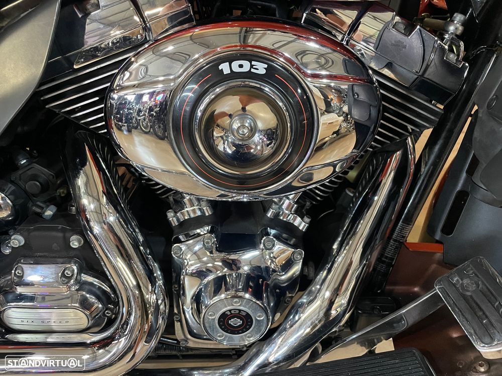 Harley-Davidson Electra Glide Ultra Classic - 6