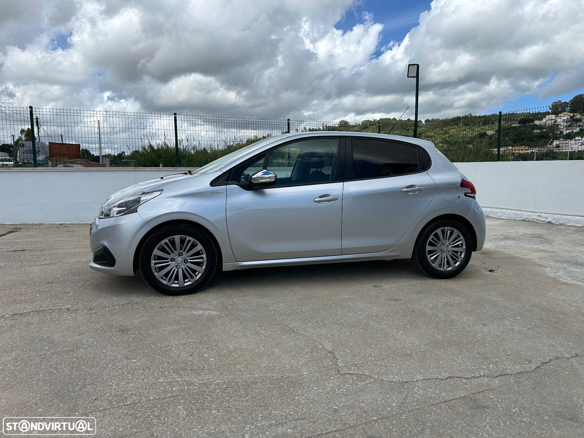 Peugeot 208 1.2 PureTech Style - 15