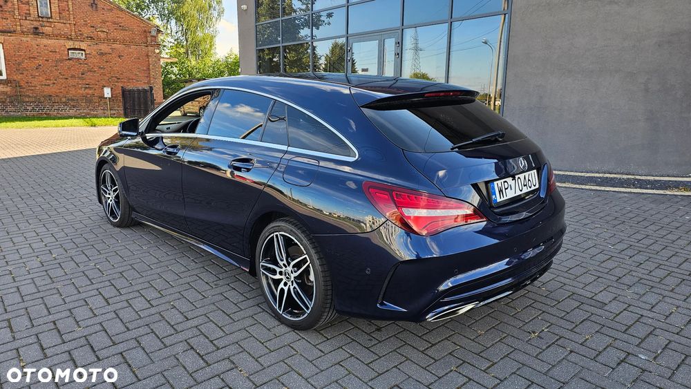 Mercedes-Benz CLA 180 AMG Line - 4