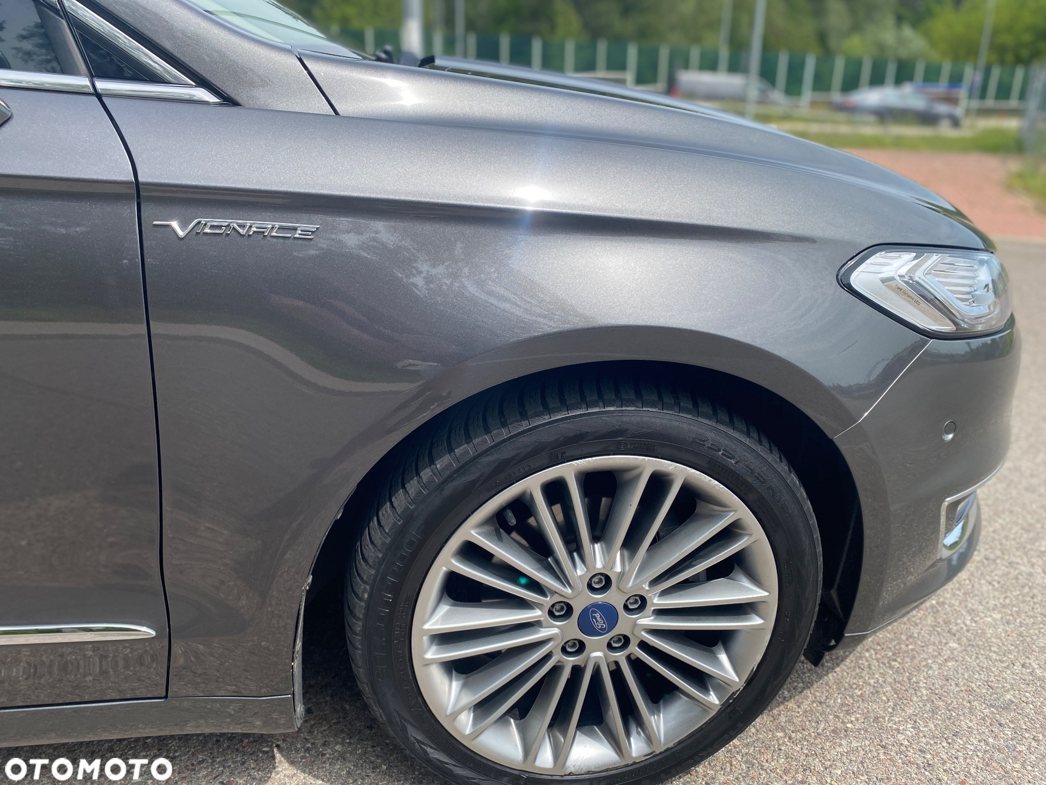 Ford Mondeo Vignale 2.0 Hybrid - 8