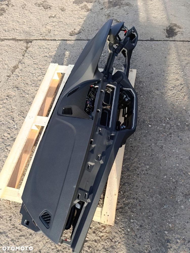 BMW G30 G31 DESKA KONSOLA ANGLIK - 3