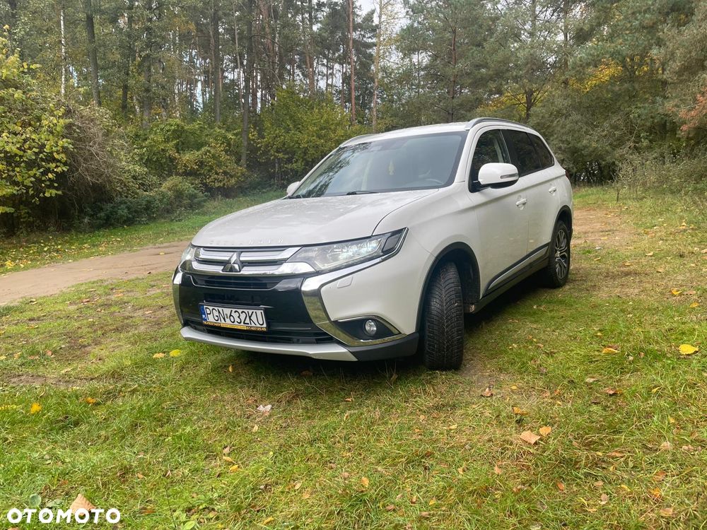 Mitsubishi Outlander 2.2 DI-D 4WD Automatik Edition 100+ - 2
