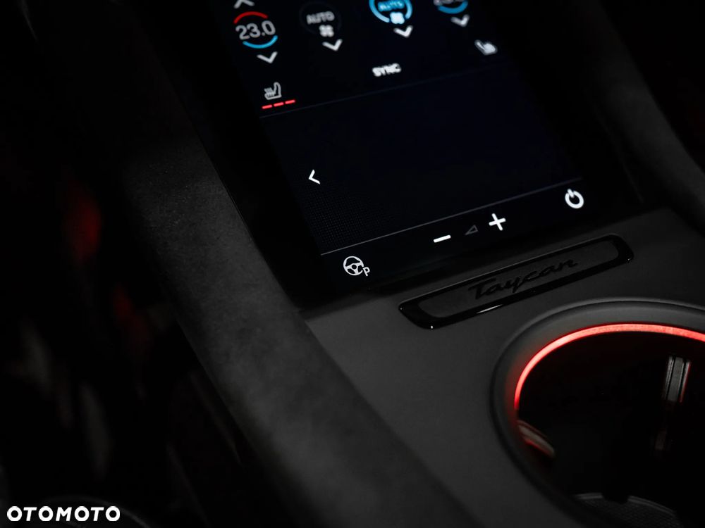 Porsche Taycan 105kWh GTS - 34