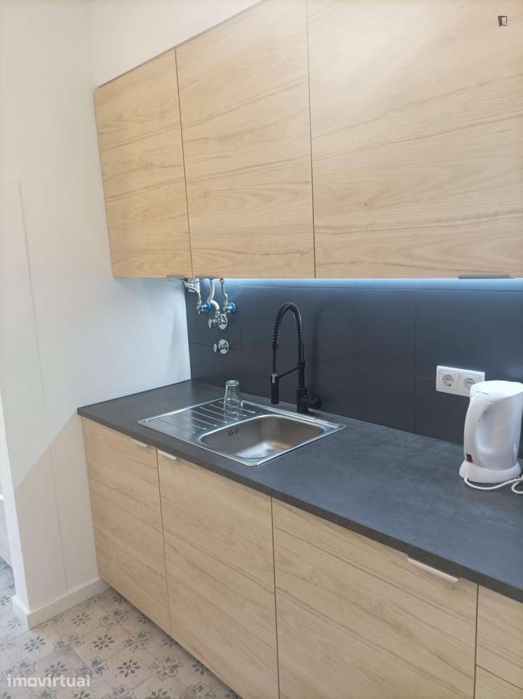 Quarto - localizado em Alameda Lisbon - Grande imagem: 3/18