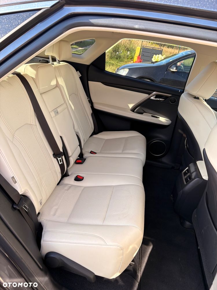 Lexus RX - 8