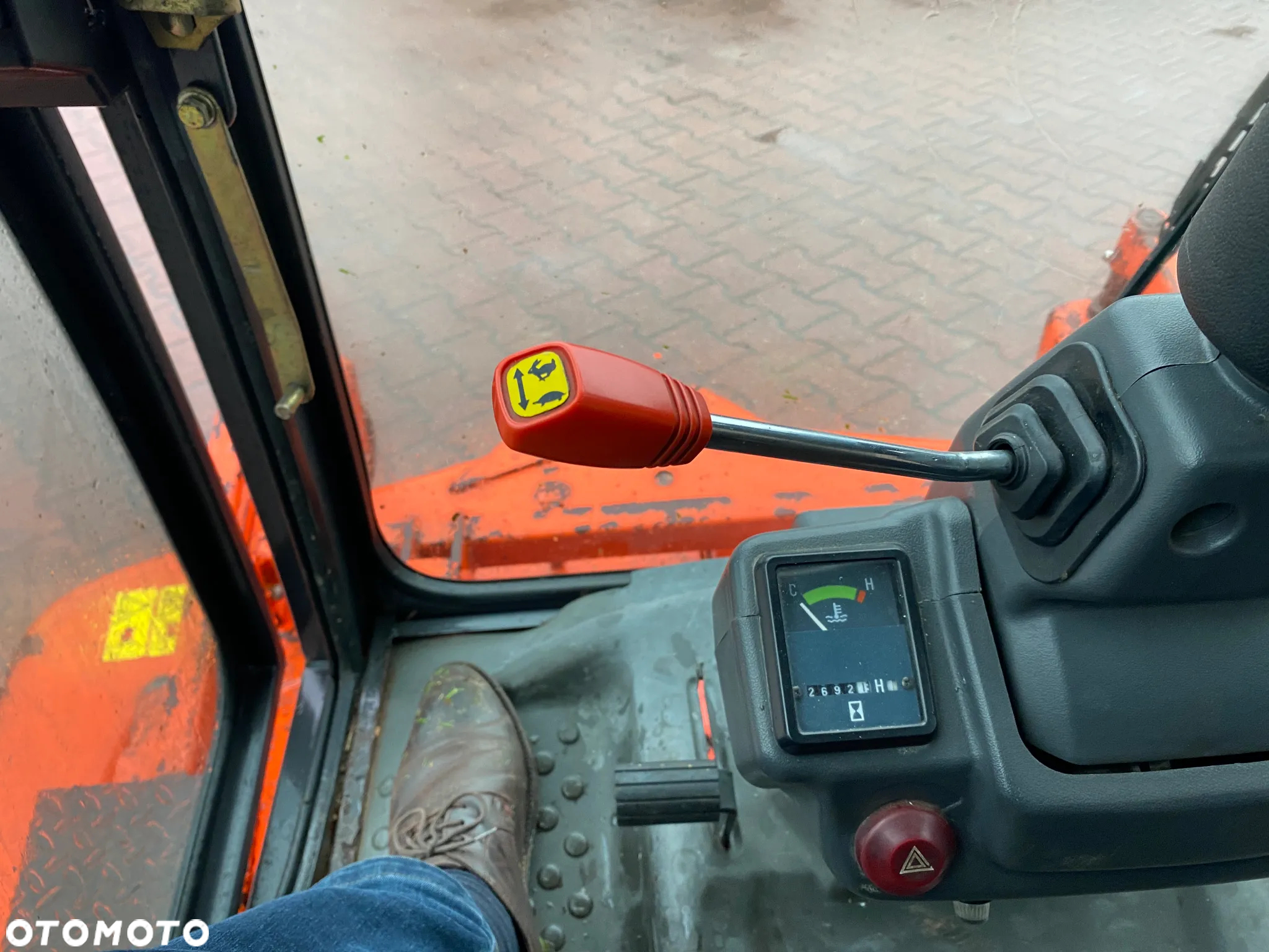 Kubota F2560 - 11