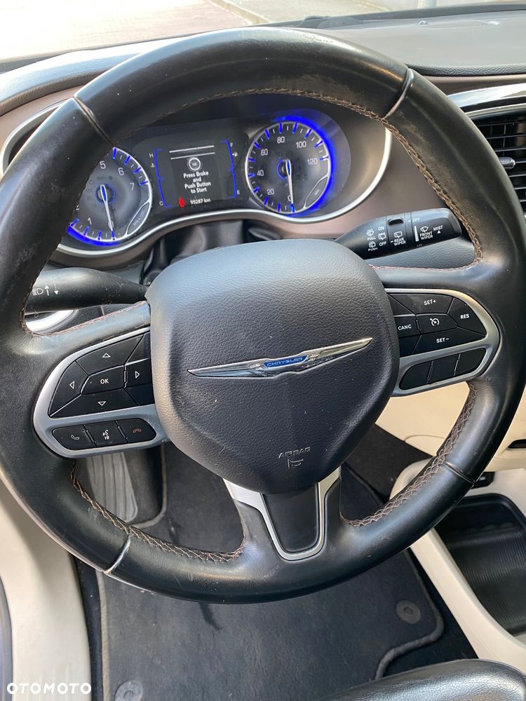 Chrysler Pacifica - 13