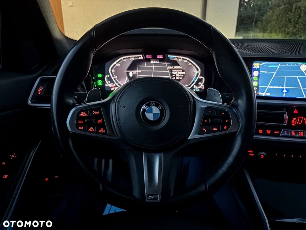 BMW Seria 3 330e M Sport - 31