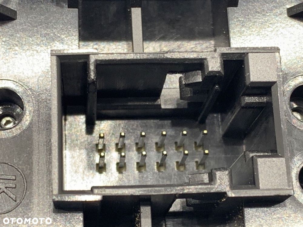 WŁĄCZNIK ŚWIATEŁ  OPEL ASTRA H Kombi (A04) 2004 - 2014 1.4 (L35) 66 kW [90 KM] benzyna 2004 - - 4