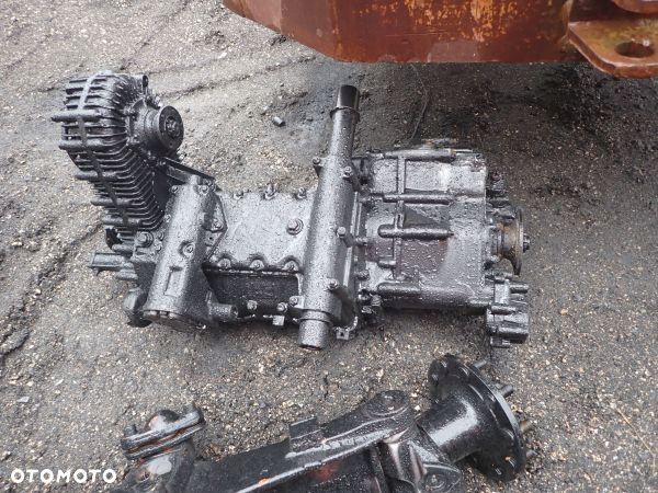 IFA 4X4 - SKRZYNIA REDUKCYJNA ROZDZIELCZA - 1