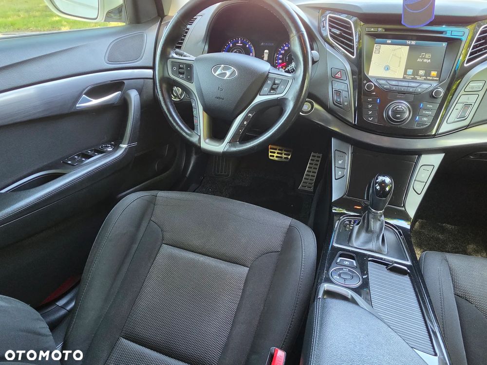 Hyundai i40 Kombi 1.7 CRDi DCT Premium - 12