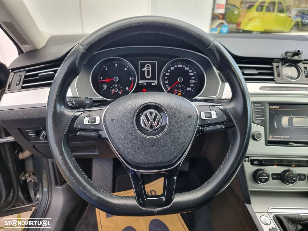 VW Passat Variant 2.0 TDi Confortline - 10