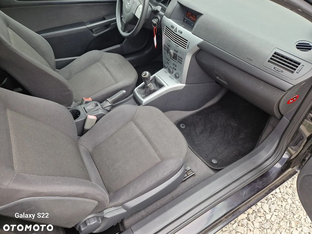 Opel Astra III GTC 1.6 Enjoy - 11