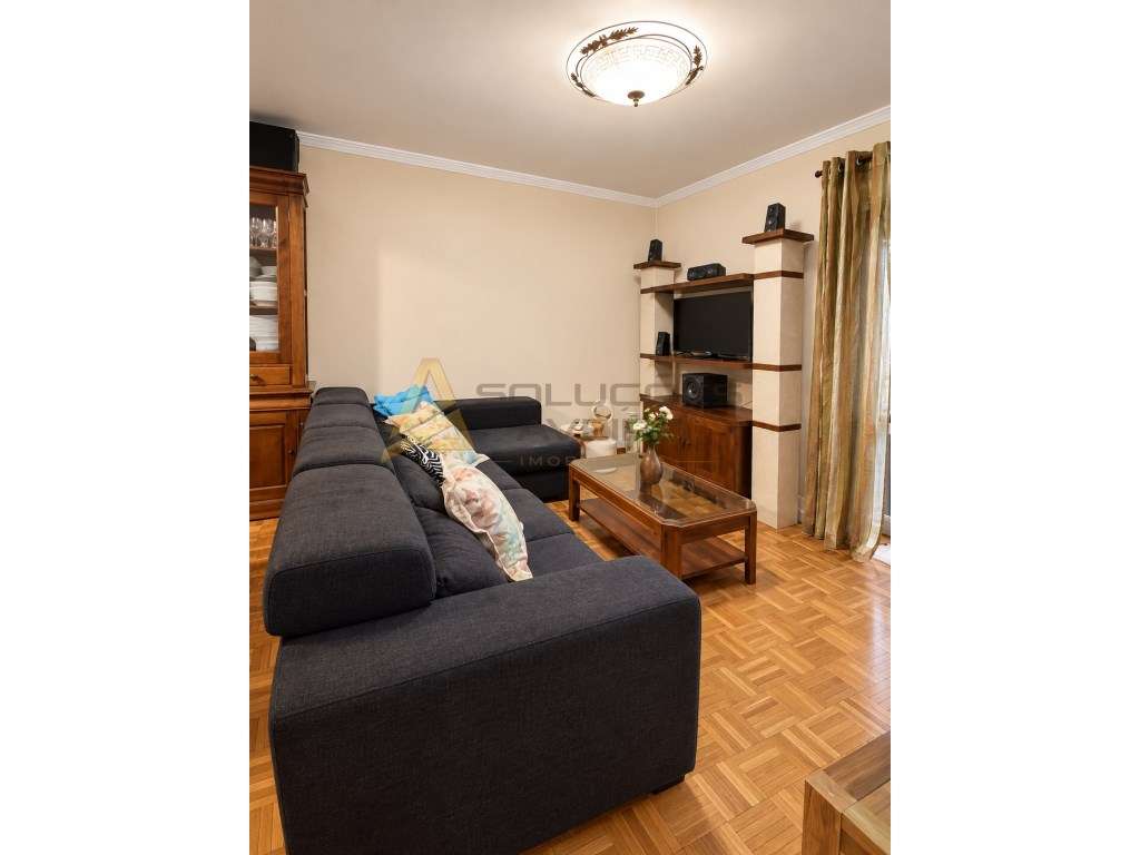 APARTAMENTO T3 COM 117 m² + ARRUMOS CONVERTIDOS EM T0 | ESGUEIRA - ... - Grande imagem: 4/22