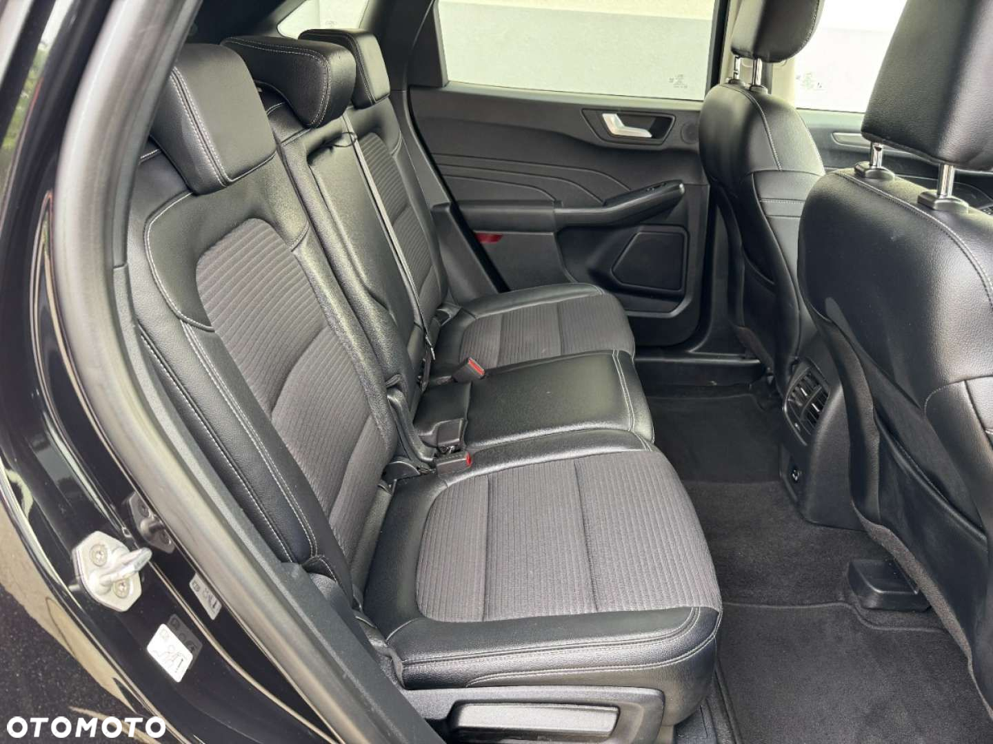 Ford Kuga 2.0 EcoBlue AWD Titanium X - 29