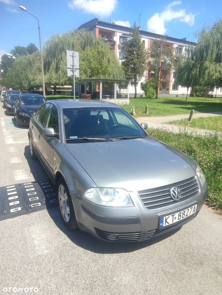 Volkswagen Passat 1.9 TDI Comfortline - 1