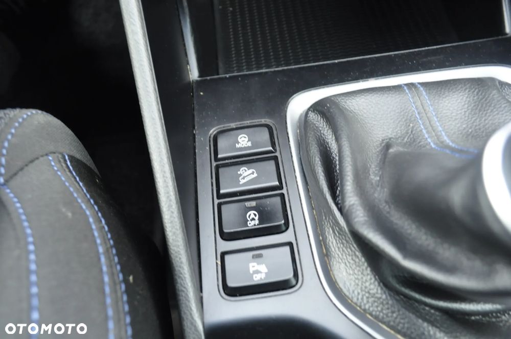 Hyundai Tucson 1.7 CRDI BlueDrive Style 2WD - 11