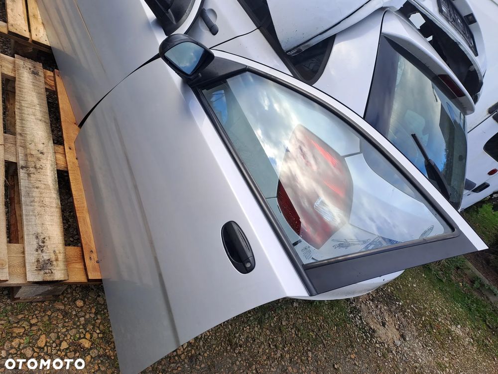 Chevrolet Aveo T250 HB 5D drzwi klapa bagażnika zderzak kod lakieru 92U - 3